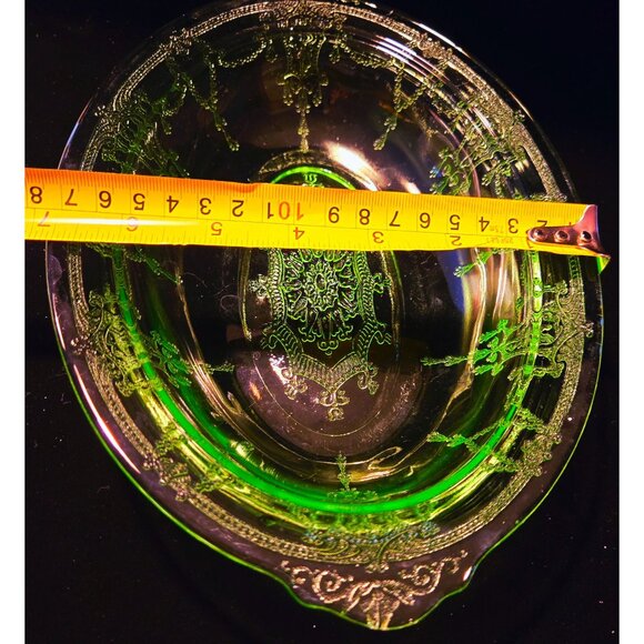 Green Depression Glass Serving Bowl With Intricate Cameo Floral & Garland Design - Picture 9 of 9